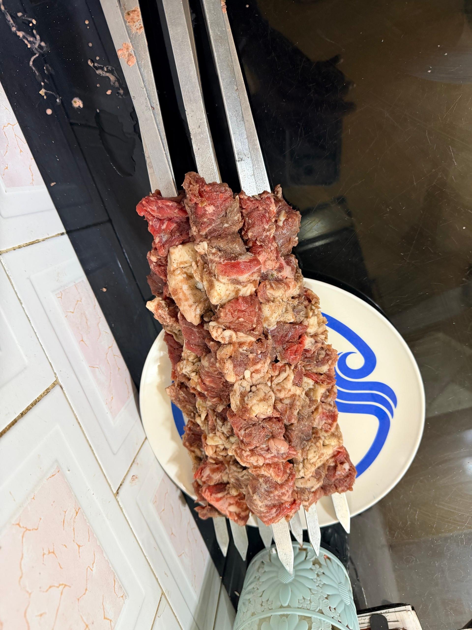 عکس کبابی عمو ارتوش