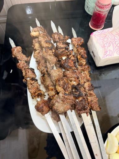 عکس کبابی عمو ارتوش