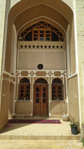 عکس خانه تاریخی طلایی