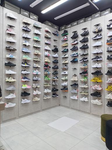 عکس کتونی ایسان