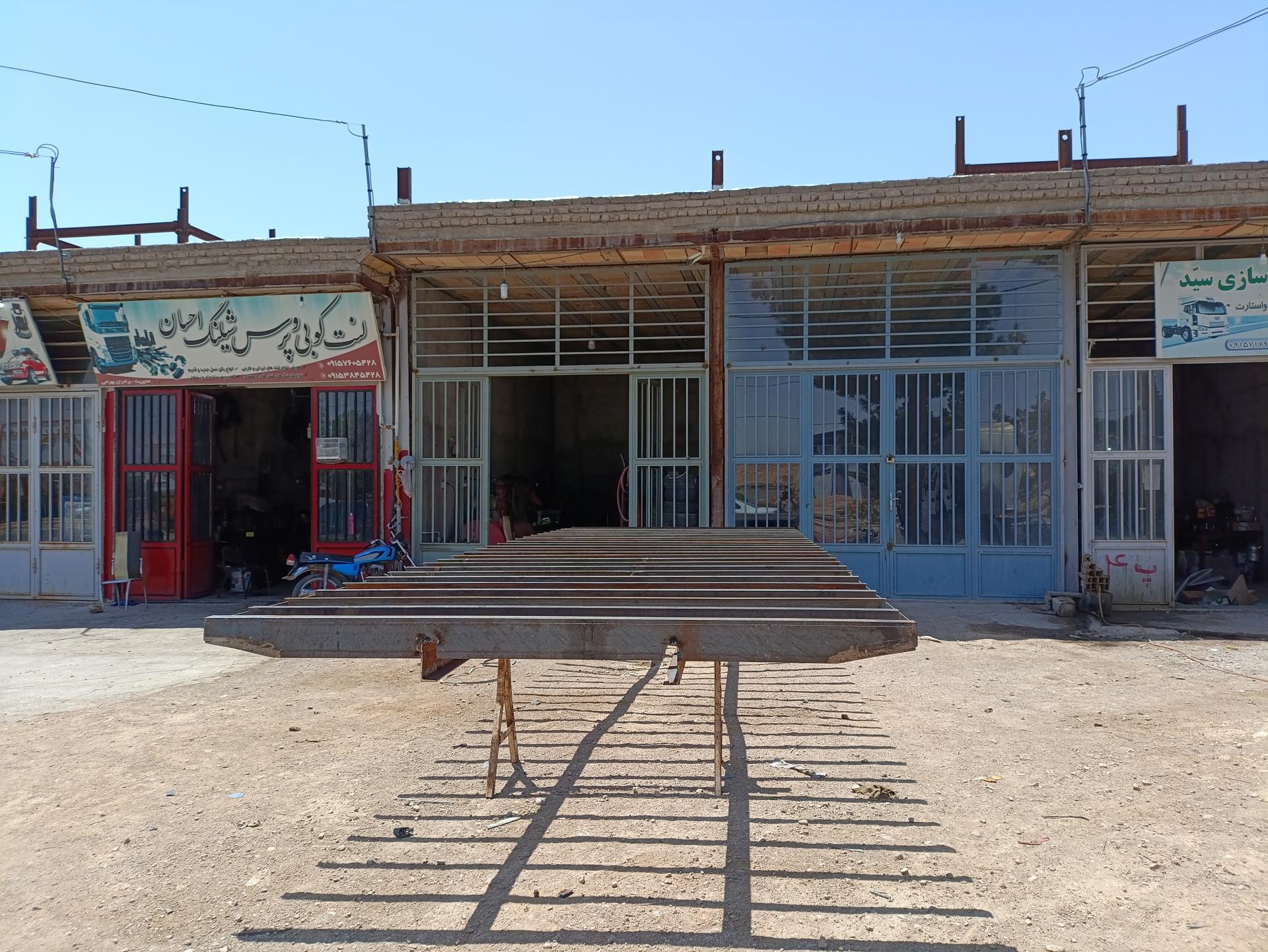 عکس کارگاه اطاقسازی و باک سازی جابر محمودی
