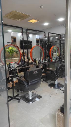 عکس آرایشگاه مردانه رضا 