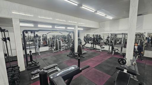 عکس باشگاه پرورش اندام تیتان