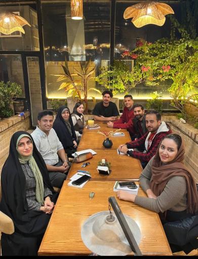 عکس کافه بازار