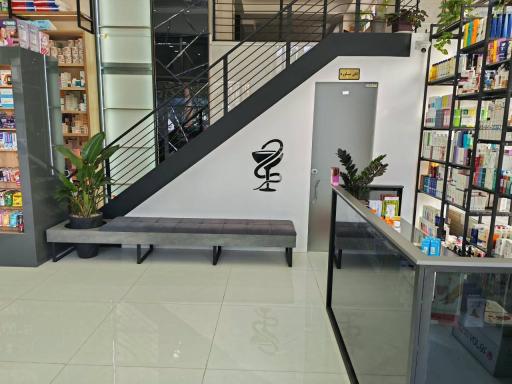 عکس داروخانه دکتر صادقی صبا