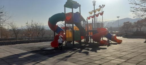 عکس زمین بازی کوهسنگی