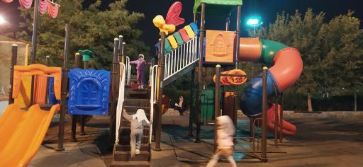 عکس زمین بازی کوهسنگی