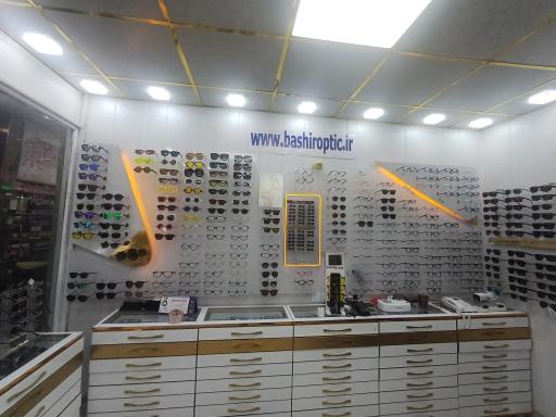 عکس عینک بشیر