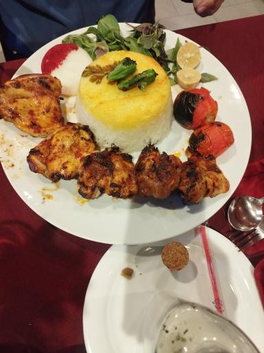 رستوران لوکس باغ گیلاس