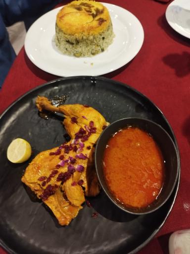 رستوران لوکس باغ گیلاس