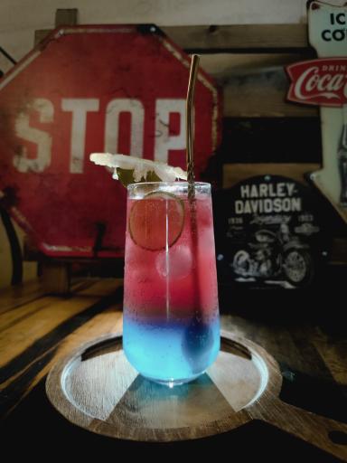 عکس کافه عمارت 66