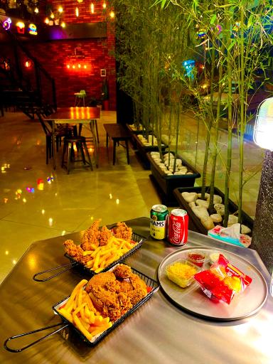 عکس کافه فست فود دومینو