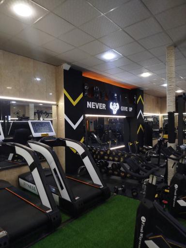 عکس باشگاه بدنسازی لئو۶