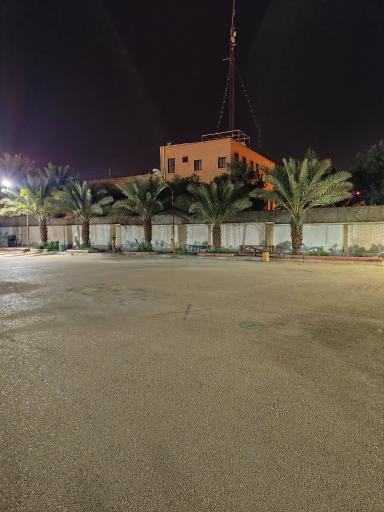 عکس دبیرستان باهنر