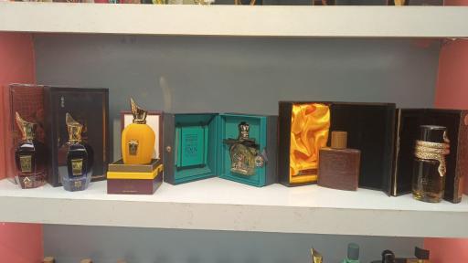 عکس گالری تخصصی عطر و ادکلن والا