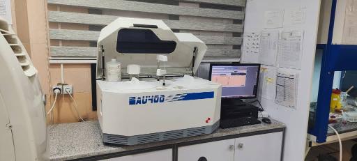 عکس آزمایشگاه درمانگاه صابر