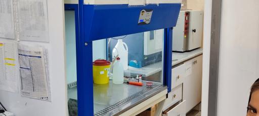 عکس آزمایشگاه درمانگاه صابر