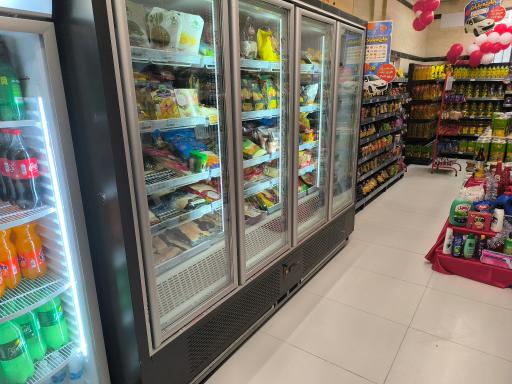 عکس فروشگاه افق کوروش