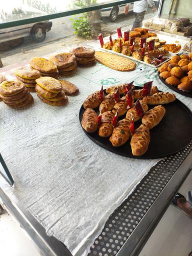 عکس کلوچه پزی پدر 