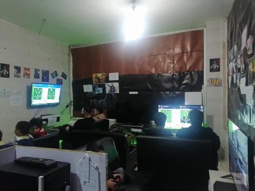 عکس گیم سنتر چشم سیاه