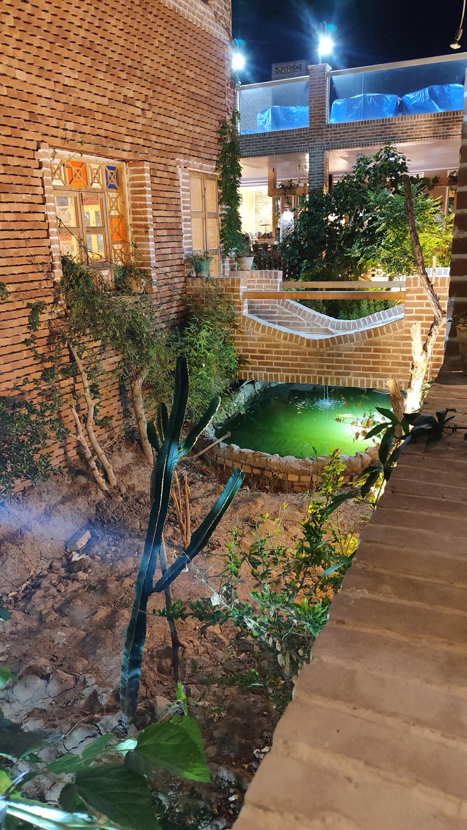 عکس رستوران باغ آریا 