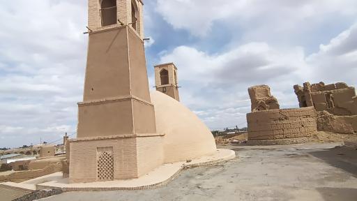 عکس آب انبار پایین کوچه