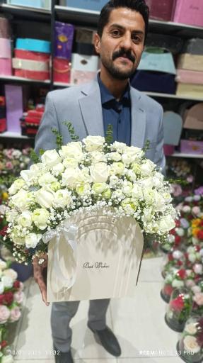 عکس گلفروشی گلی برای گل