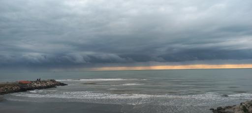 عکس ساحل سنگی کپورچال