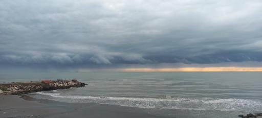 عکس ساحل سنگی کپورچال