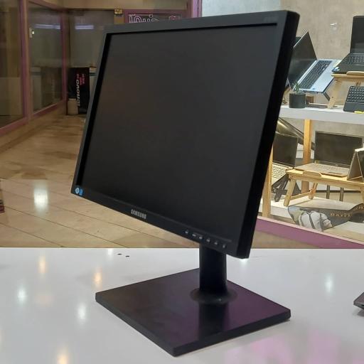 عکس مرکز حافظه ملکه سوم