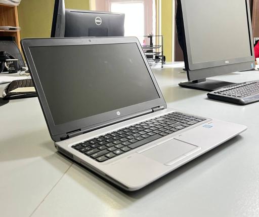 عکس مرکز حافظه ملکه سوم