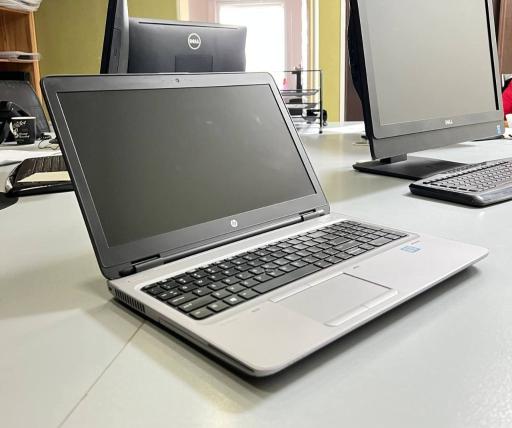 عکس مرکز حافظه ملکه سوم