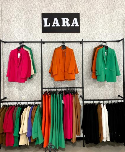 عکس لارا
