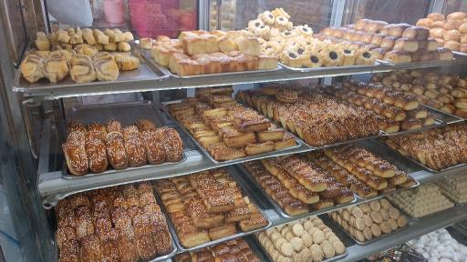 عکس شیرینی سرای بلوط