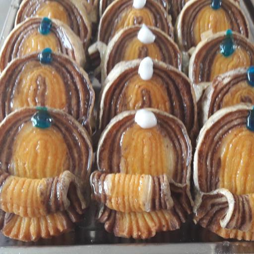 عکس شیرینی سرای بلوط