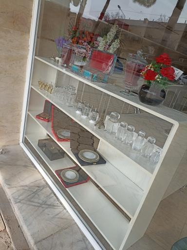 عکس زرشک و زعفران درجه یک امامیان