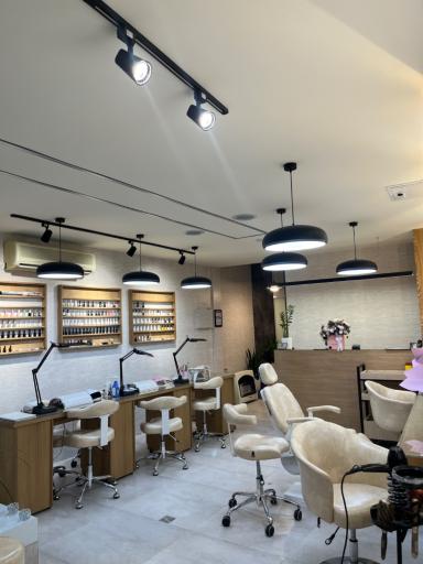 عکس سالن زیبایی و عروس VIP  مریم کیفرگیر 