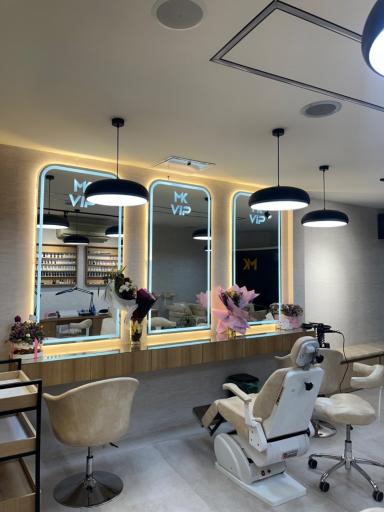 سالن زیبایی و عروس VIP  مریم کیفرگیر 