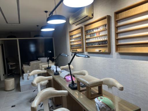 عکس سالن زیبایی و عروس VIP  مریم کیفرگیر 