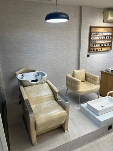 عکس سالن زیبایی و عروس VIP  مریم کیفرگیر 