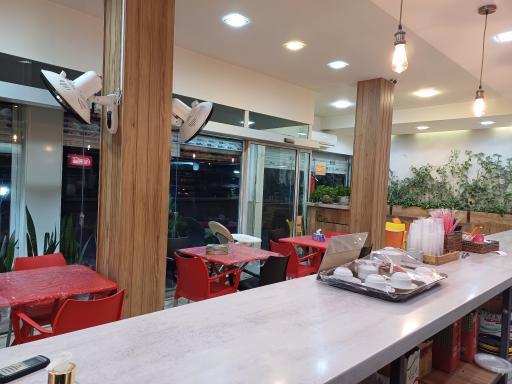 عکس پیتزا و سوخاری دکاموند