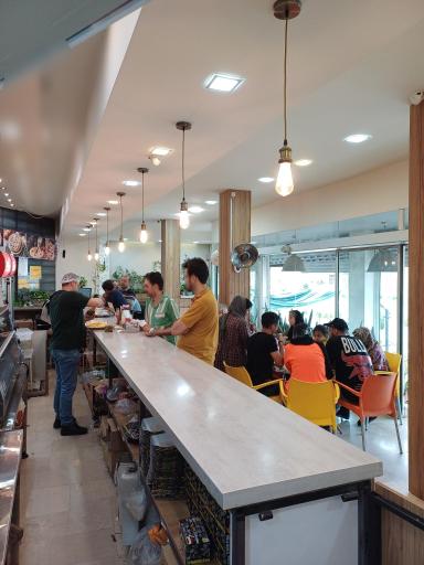 پیتزا و سوخاری دکاموند