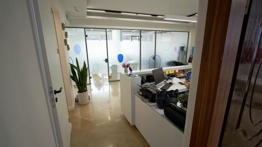 عکس مرکز تخصصی فک و صورت دکتر بهاری