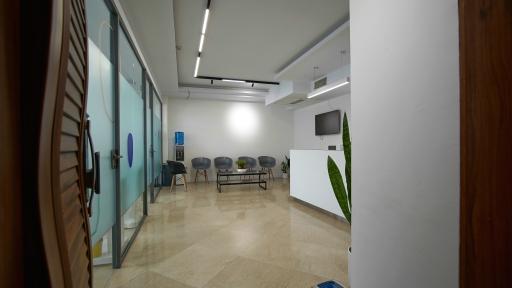 عکس مرکز تخصصی فک و صورت دکتر بهاری