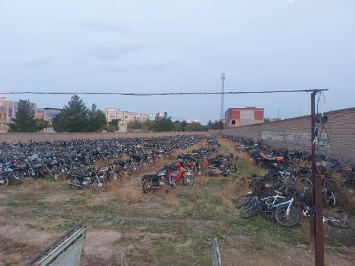 عکس پارکینگ توقیفی حافظ امین