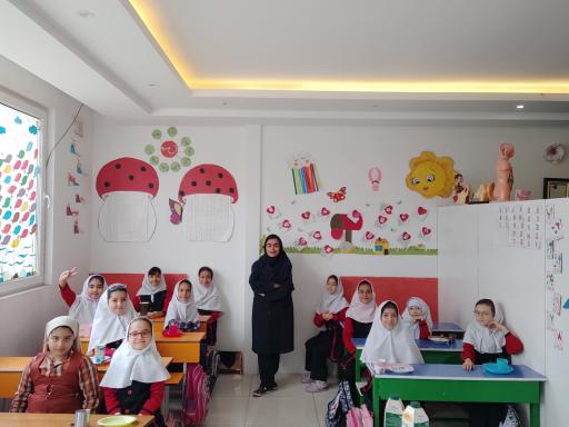 عکس پیش دبستانی و دبستان غیردولتی فاخته ثامن