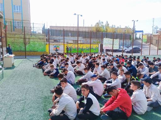 عکس دبیرستان غلامرضا کریمی