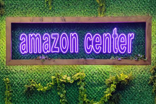 عکس مرکز خرید آمازون