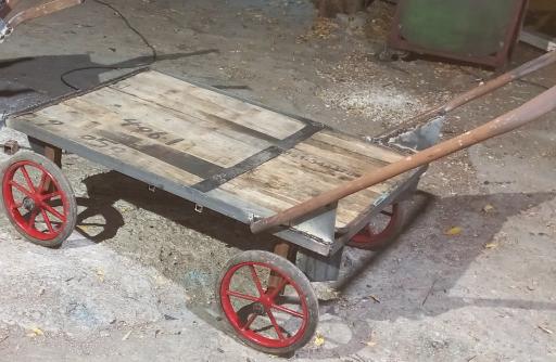 كارگاه تولیدی فولاد فرغون