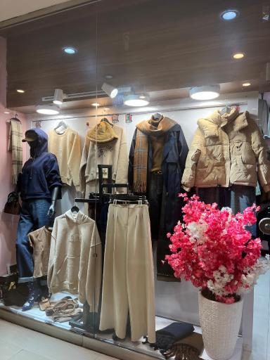 عکس فروشگاه لباس زنانه